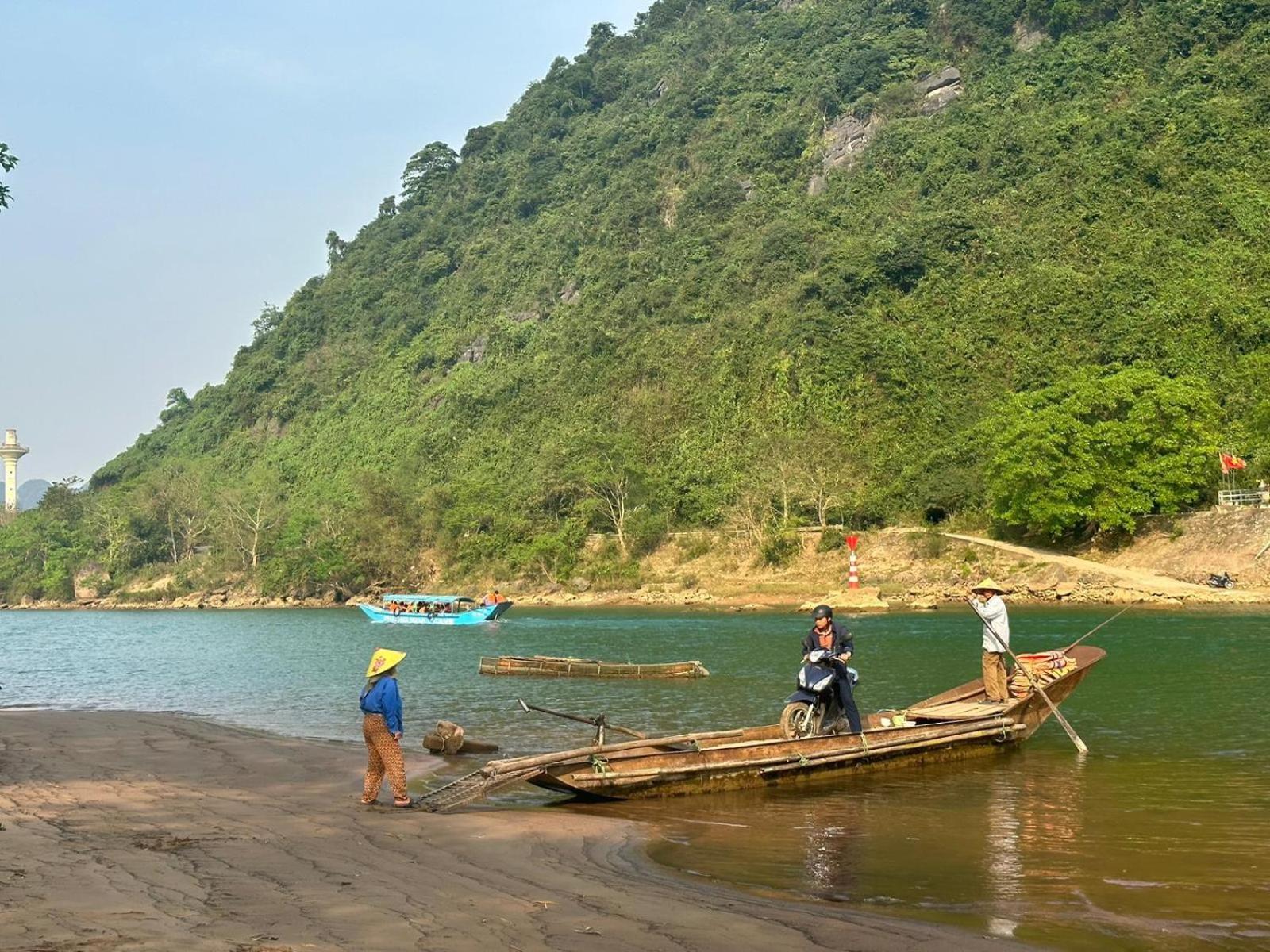 Phong Nha Dawn Home מראה חיצוני תמונה