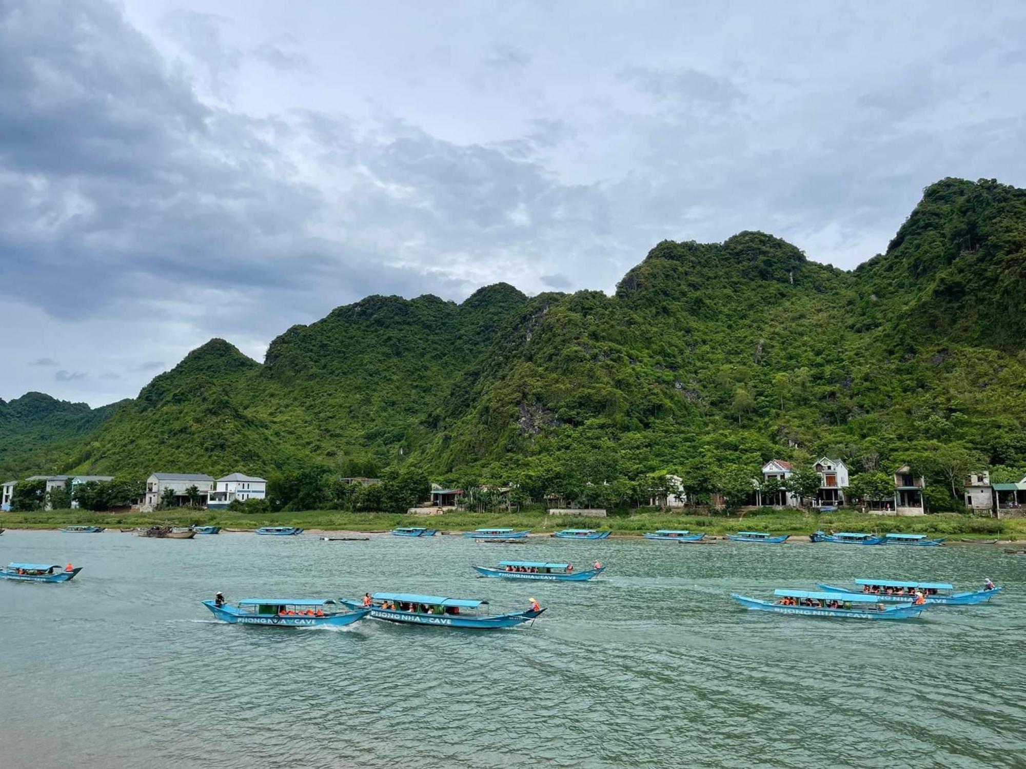 Phong Nha Dawn Home מראה חיצוני תמונה